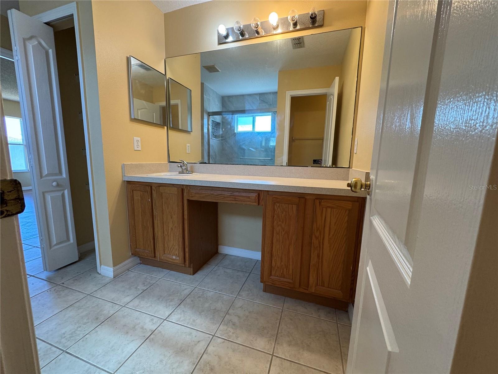 Image 34 of 42 For 1560 Tiverton Boulevard