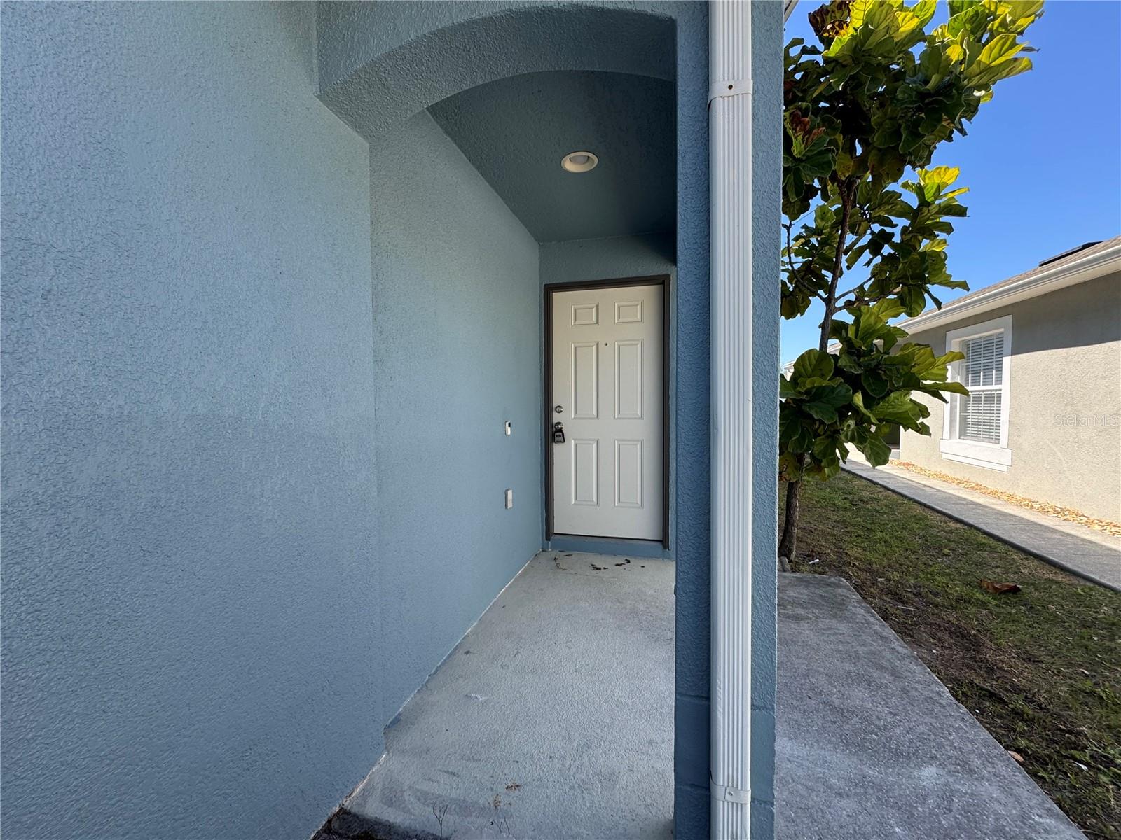 Image 4 of 42 For 1560 Tiverton Boulevard
