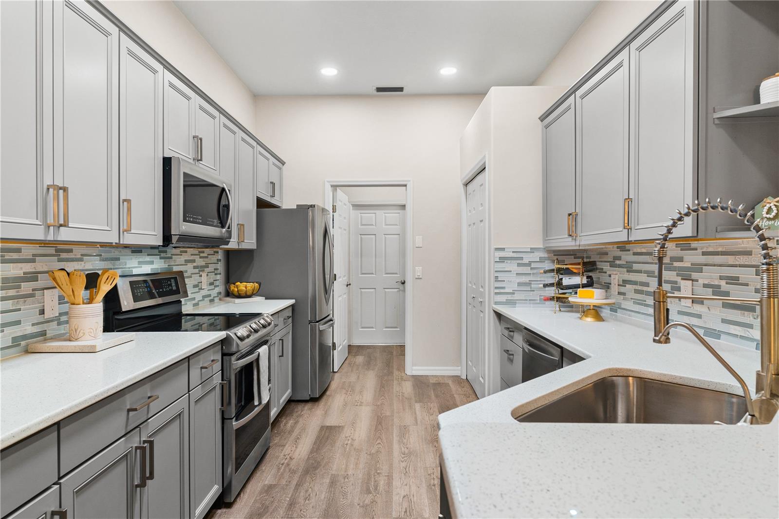 Image 16 of 44 For 6152 Topsail Road