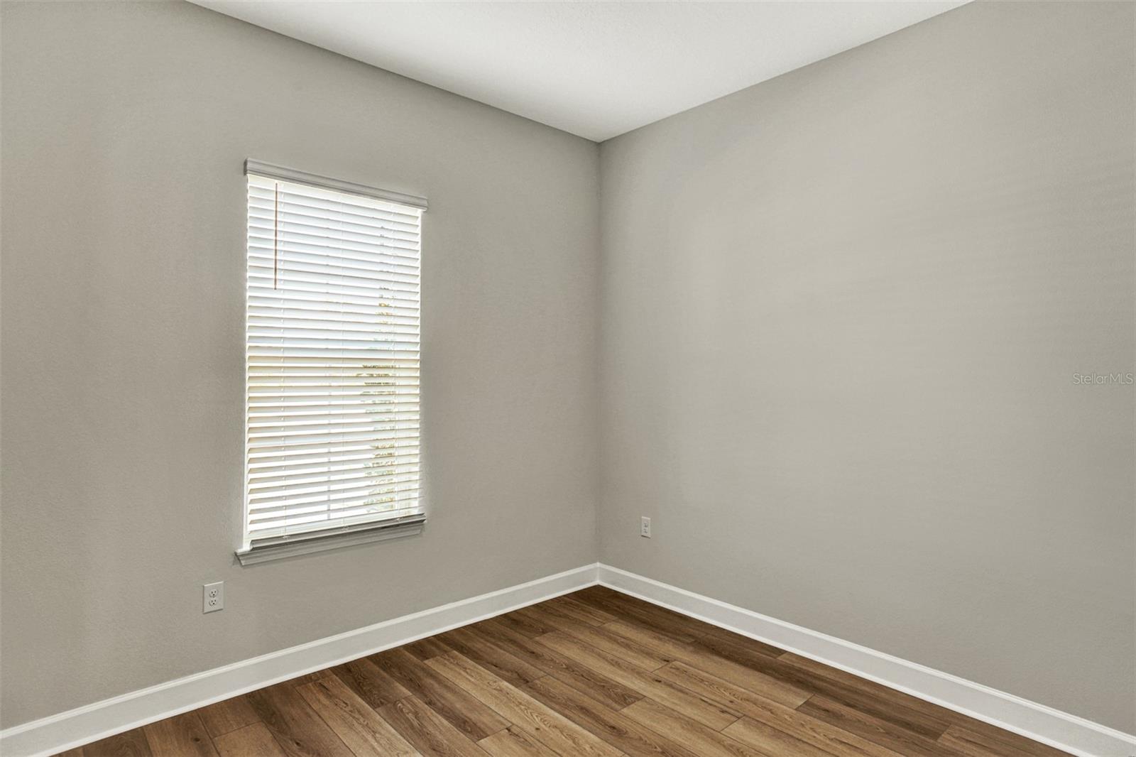 Image 6 of 23 For 8 Falmouth Drive