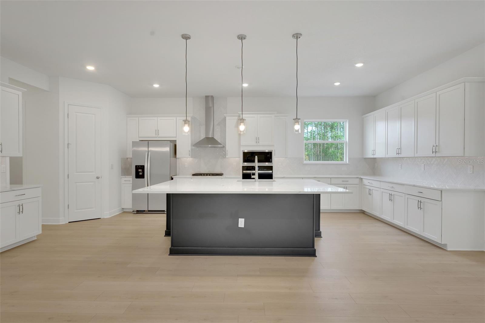 Image 31 of 41 For 14347 Crest Palm Avenue