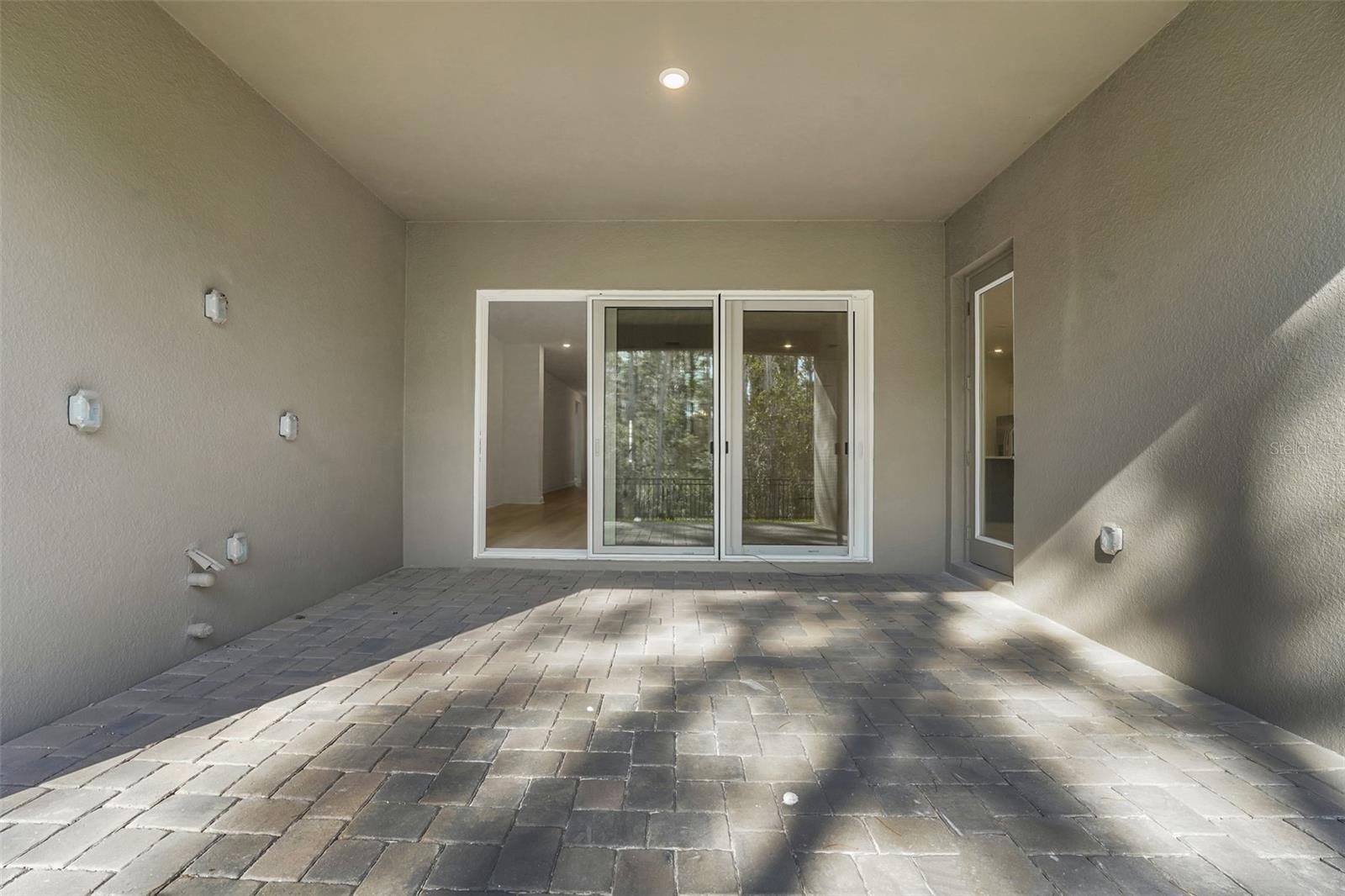 Image 4 of 41 For 14347 Crest Palm Avenue