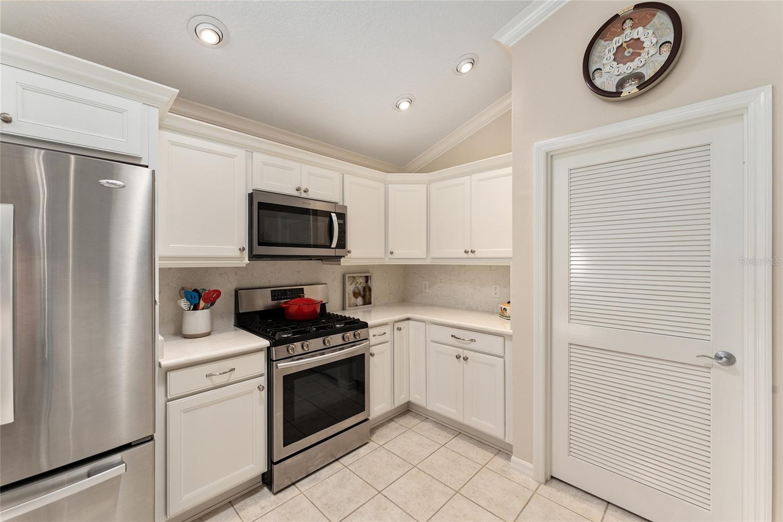 Image 20 of 66 For 17089 79th Clearview Avenue