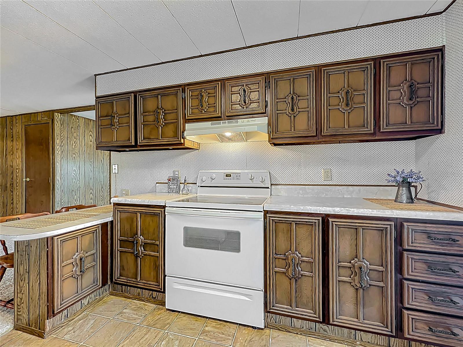Image 17 of 63 For 12706 Lake Dora Circle