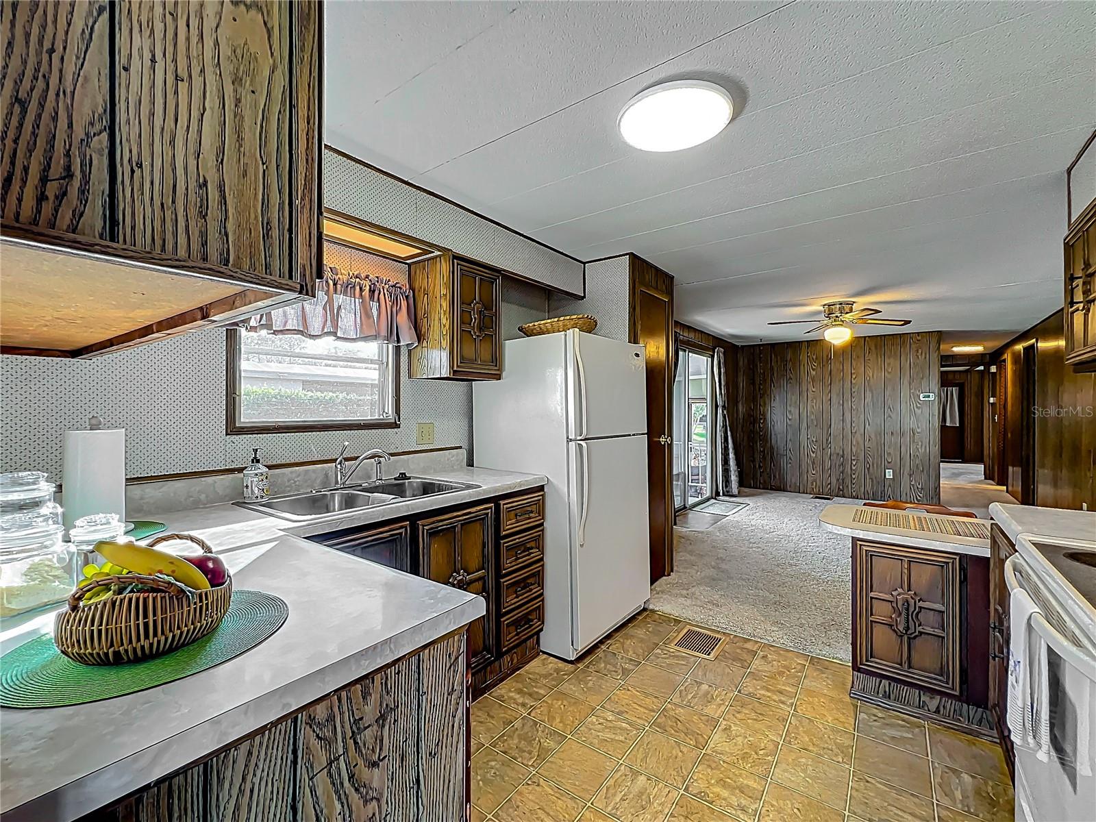 Image 18 of 63 For 12706 Lake Dora Circle