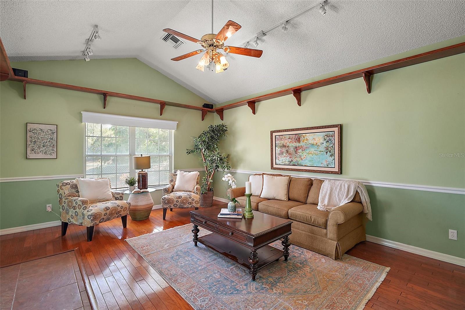 Image 27 of 40 For 2635 Gables Drive