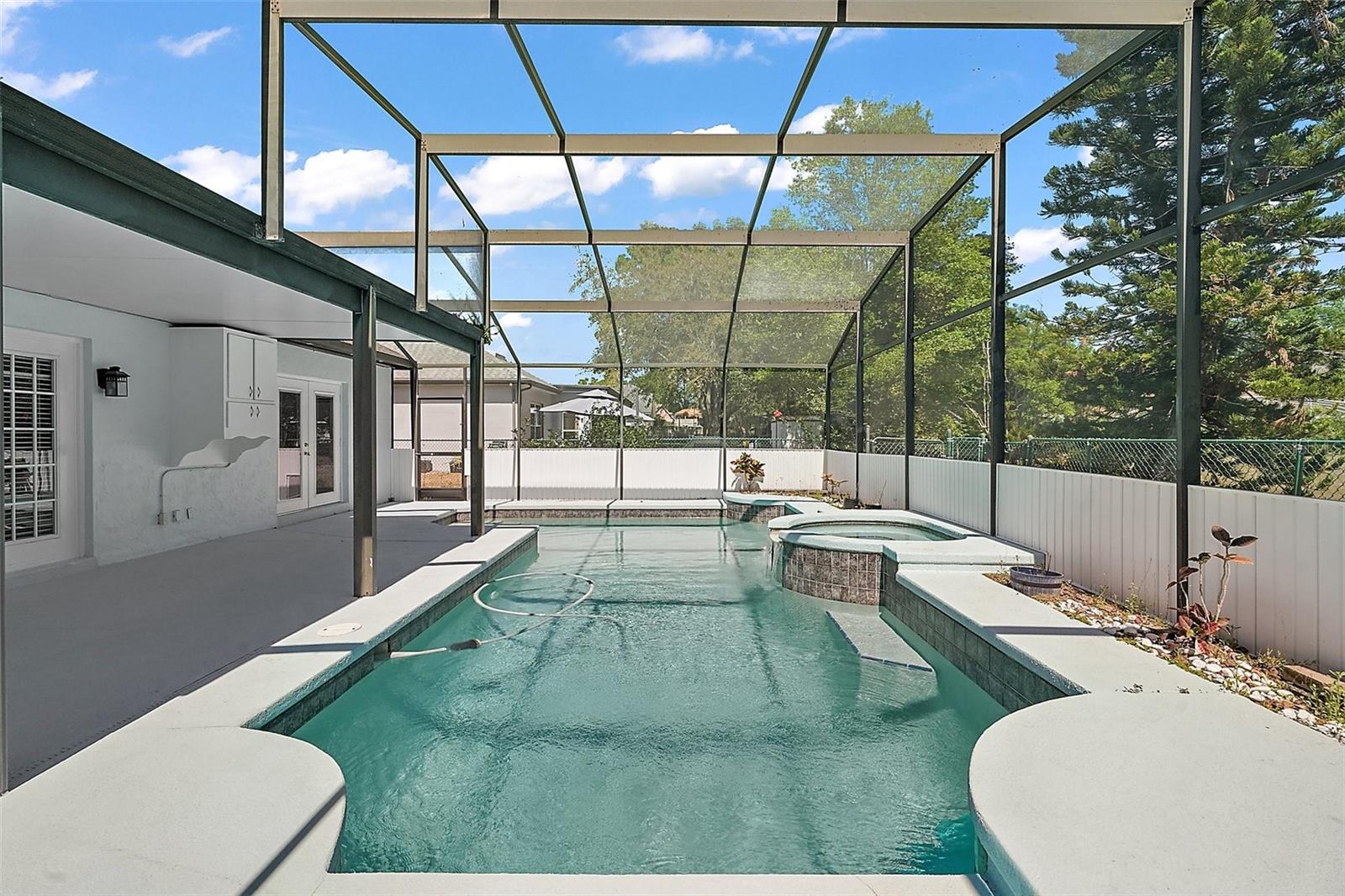 Image 32 of 40 For 2635 Gables Drive