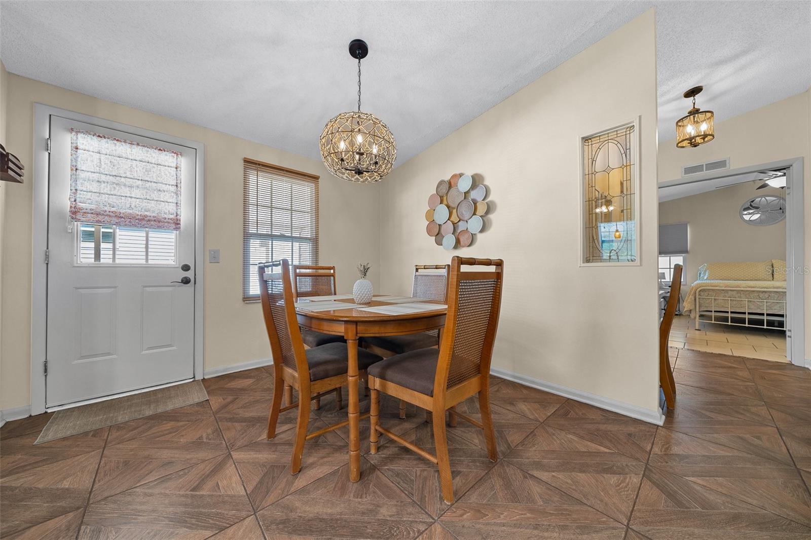Image 15 of 55 For 1541 Doral Circle