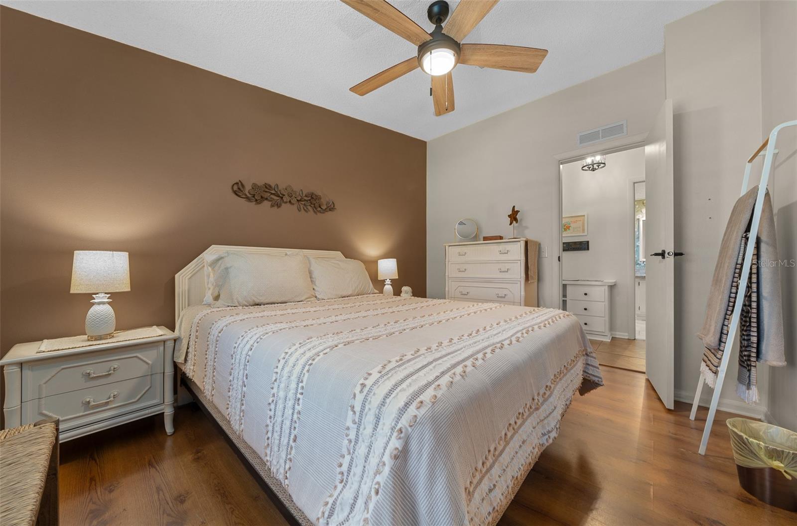Image 36 of 55 For 1541 Doral Circle