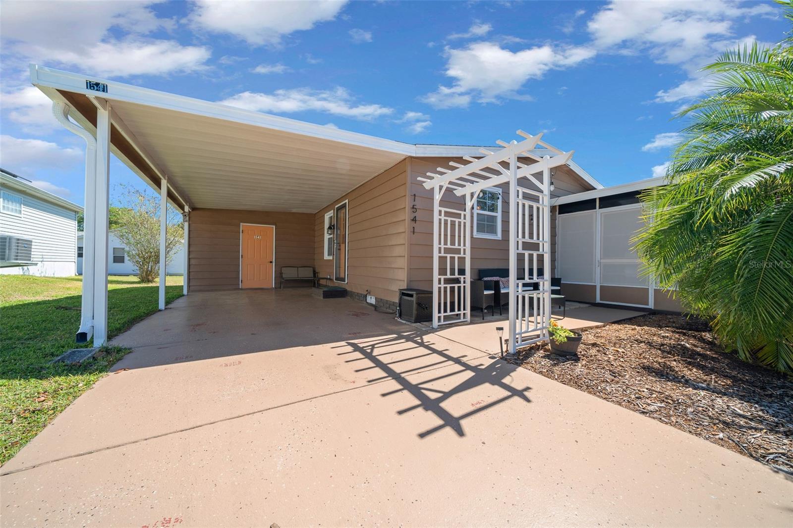 Image 4 of 55 For 1541 Doral Circle