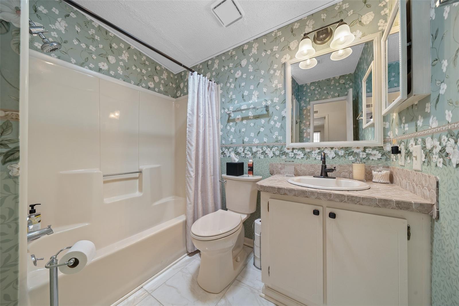 Image 40 of 55 For 1541 Doral Circle