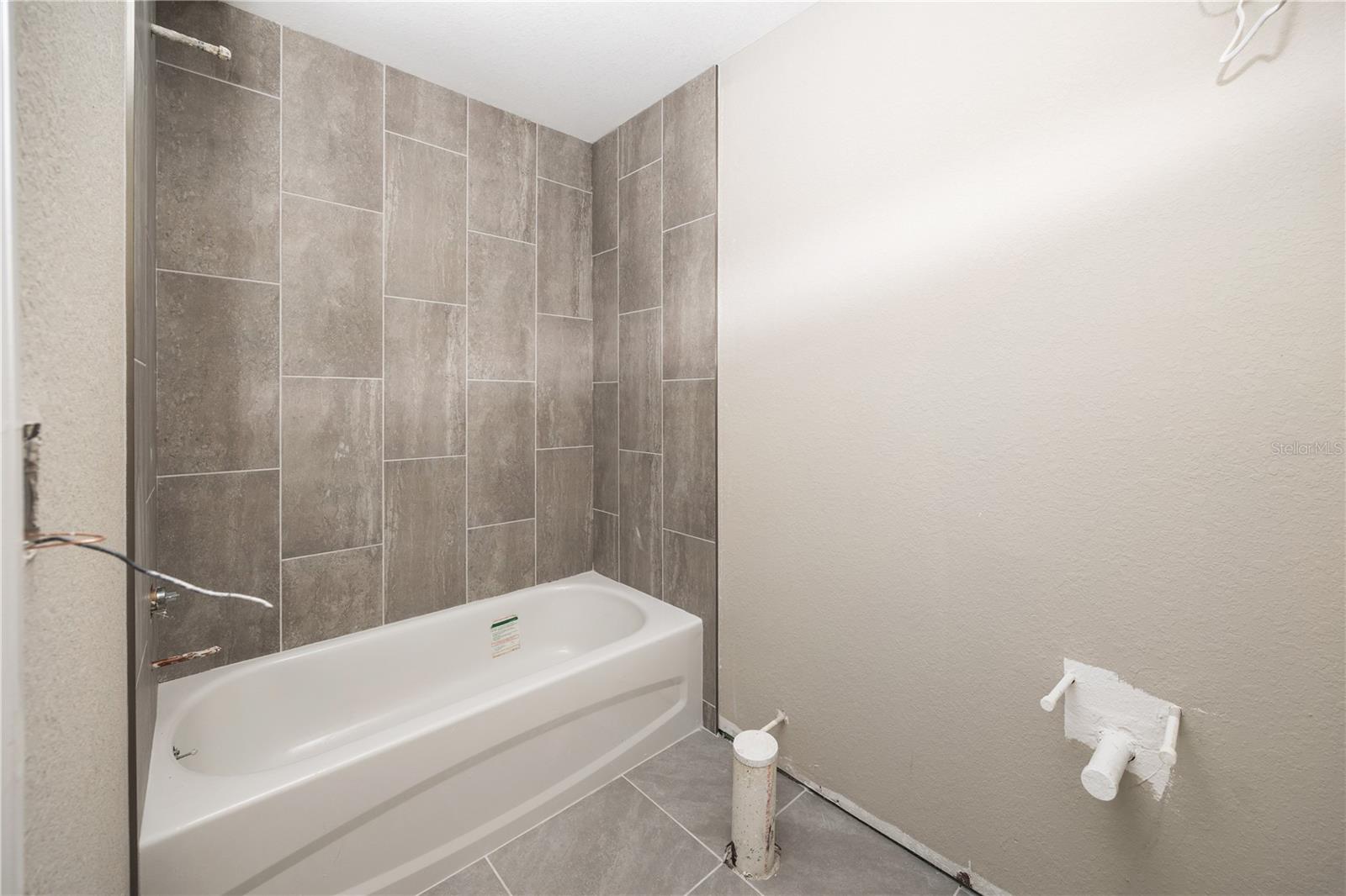 Image 5 of 49 For 2581 75th Boulevard