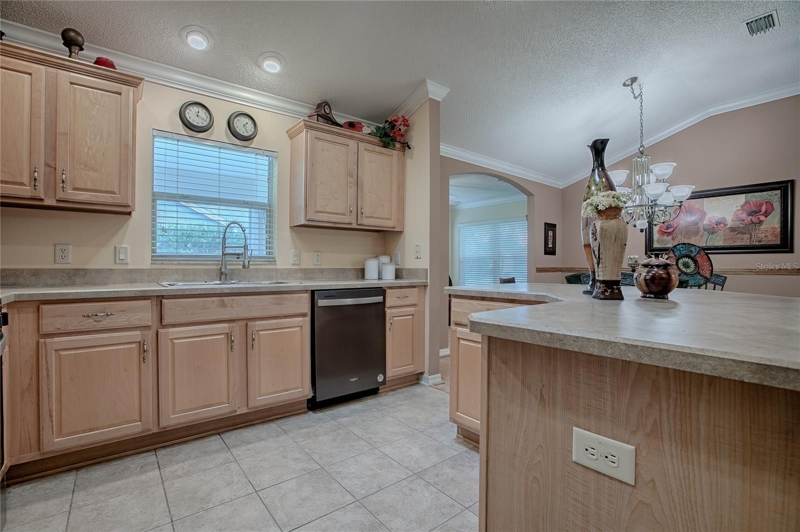 Image 12 of 56 For 725 Beldon Court