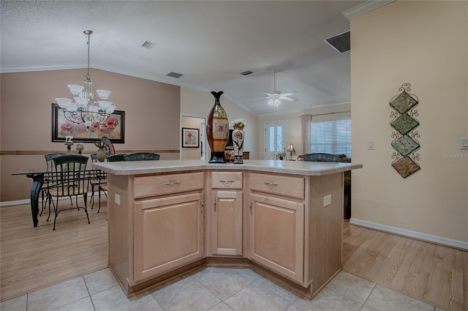 Image 14 of 56 For 725 Beldon Court