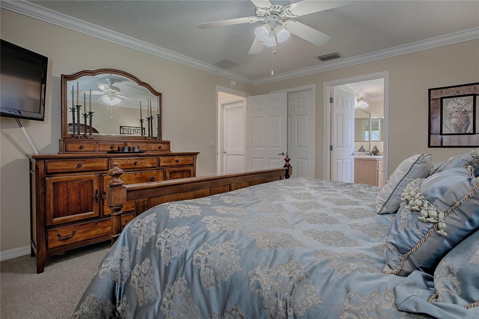 Image 19 of 56 For 725 Beldon Court