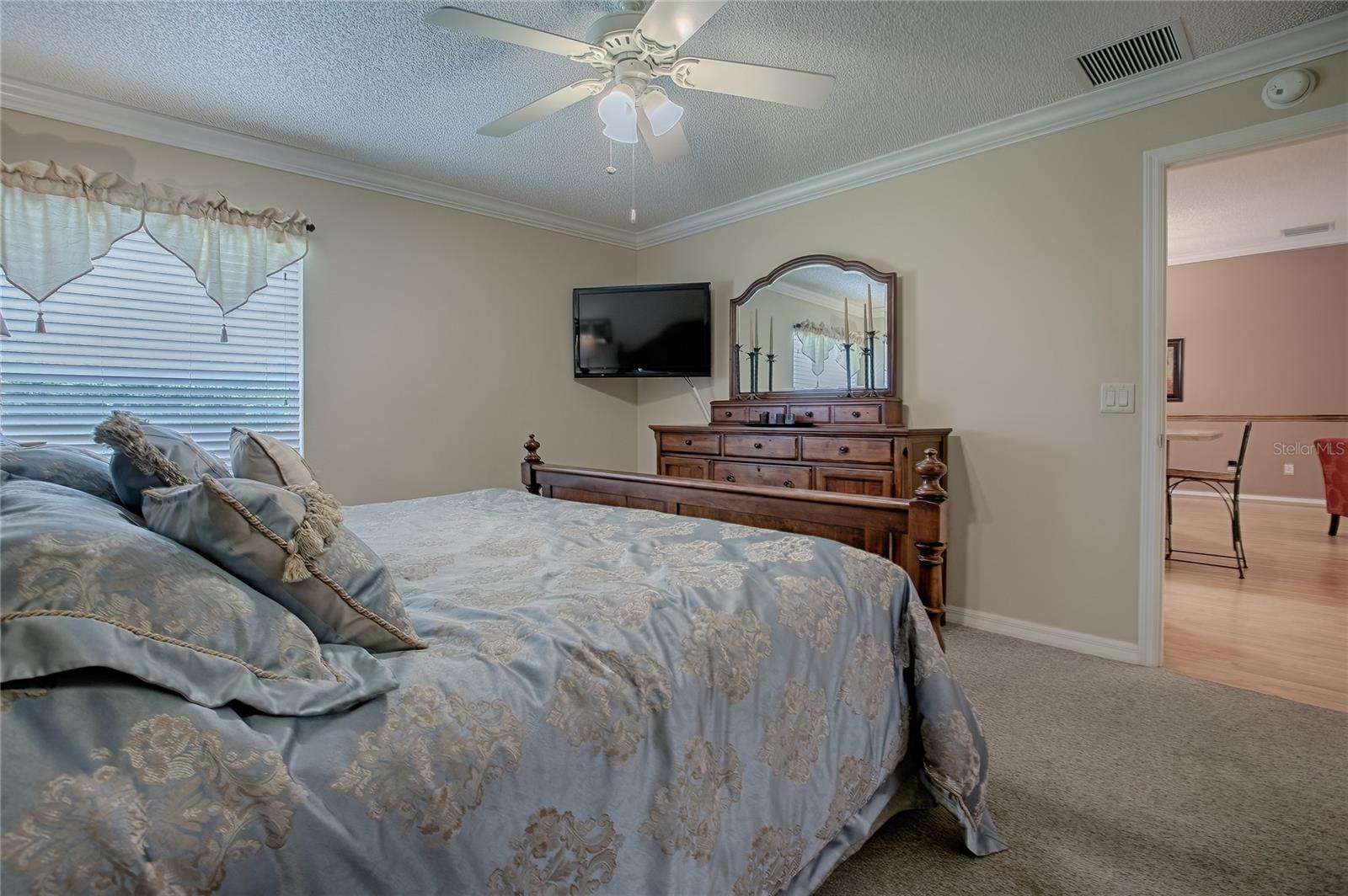 Image 20 of 56 For 725 Beldon Court