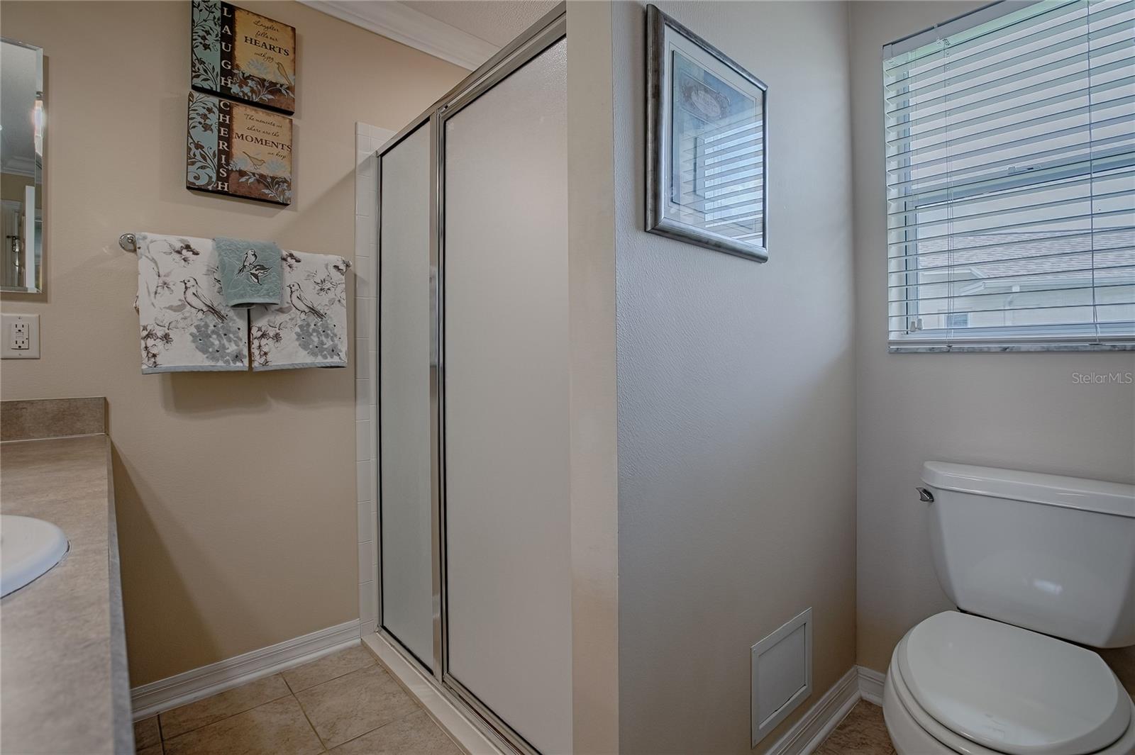 Image 23 of 56 For 725 Beldon Court