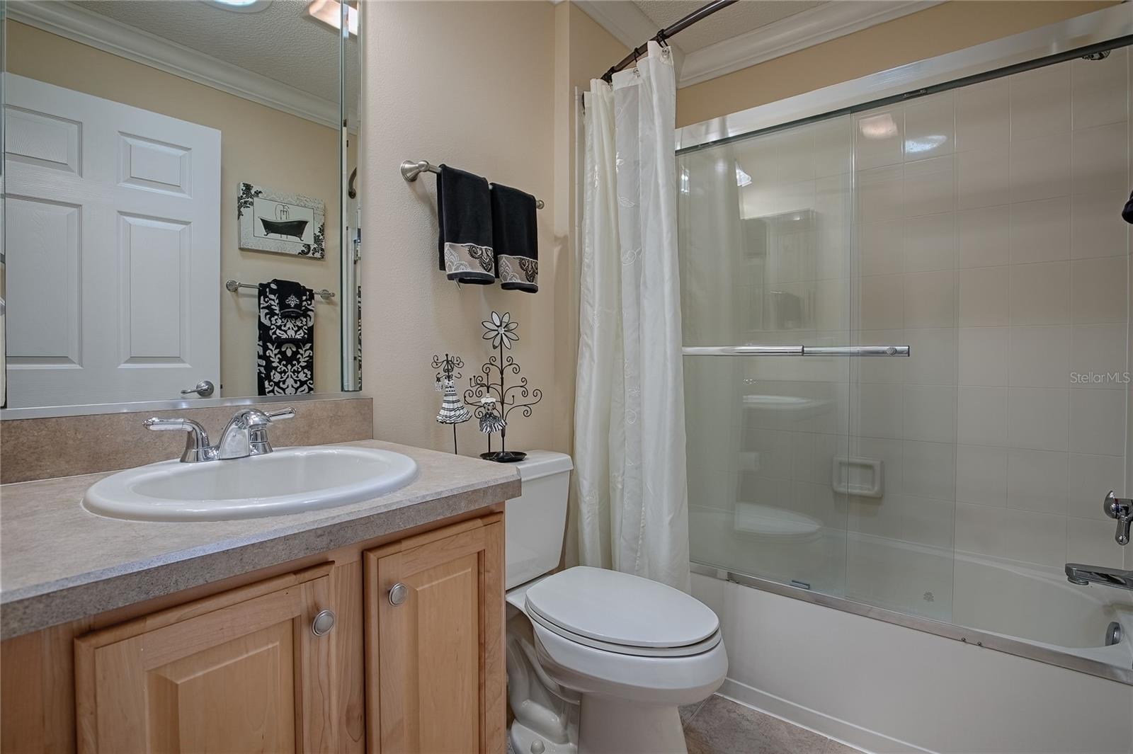 Image 33 of 56 For 725 Beldon Court