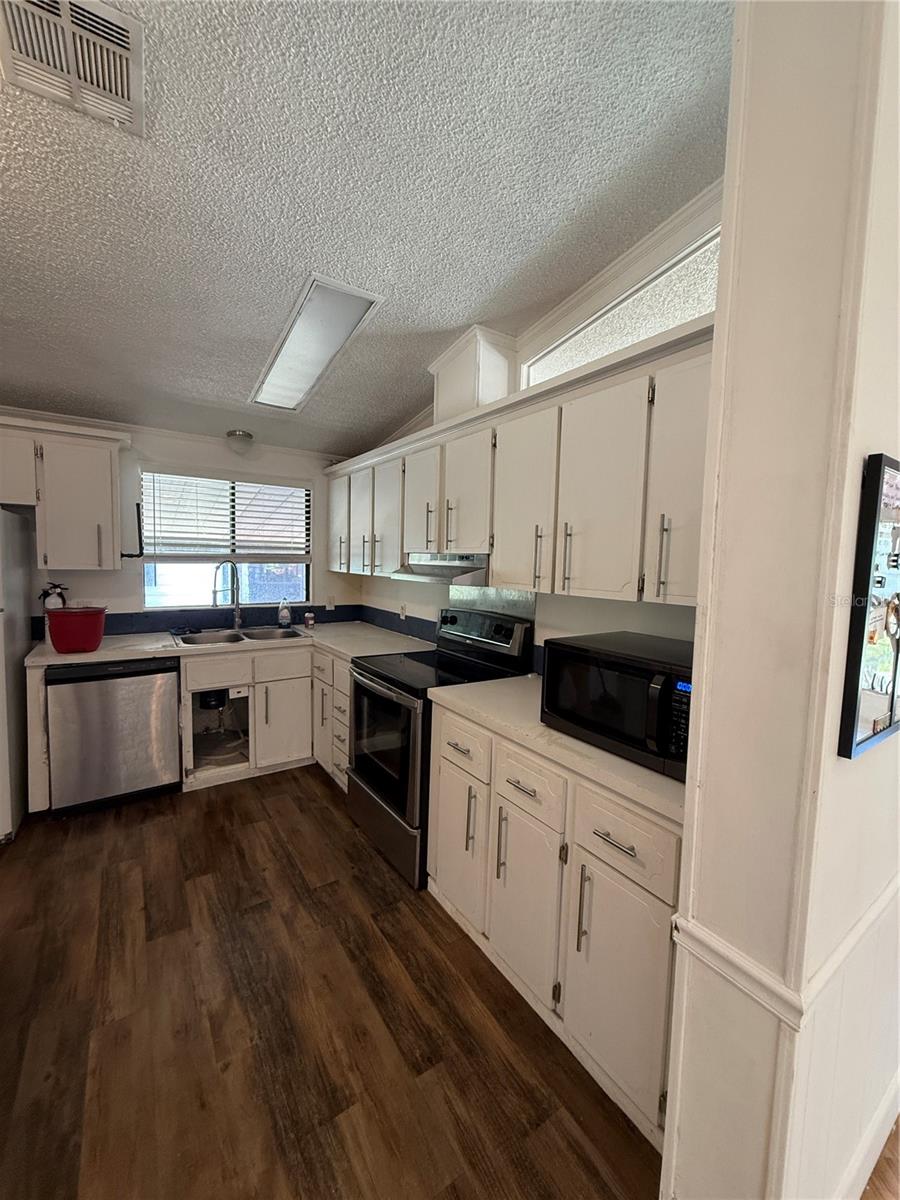 Image 3 of 15 For 121 Maple Drive