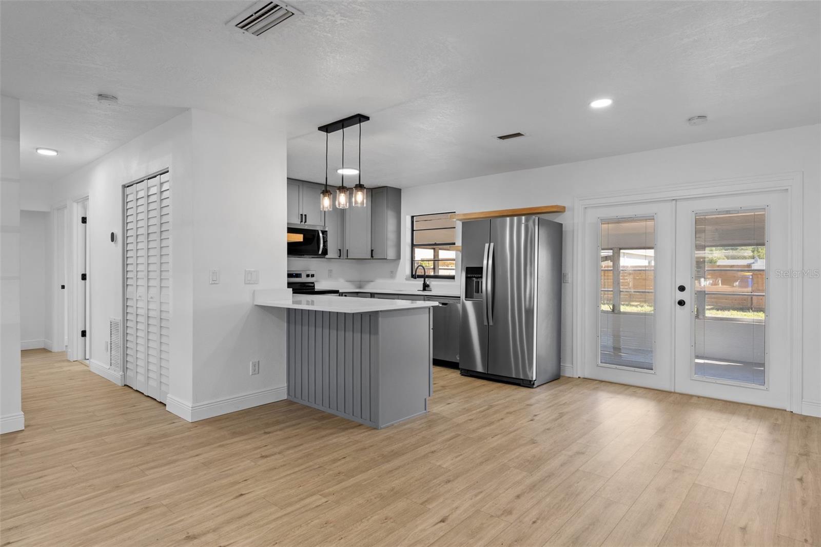 Image 10 of 32 For 2517 Royal Palm Drive