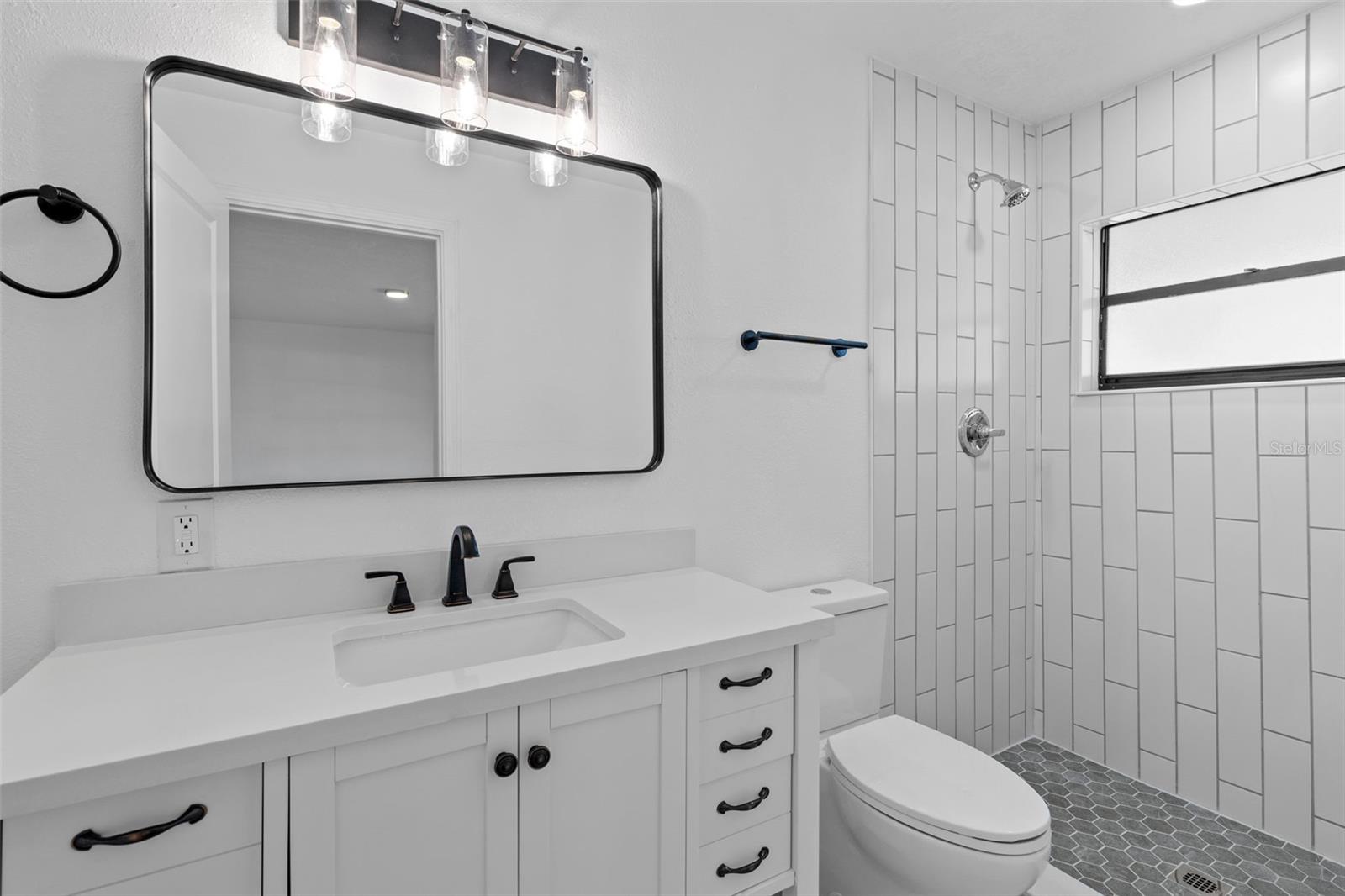 Image 18 of 32 For 2517 Royal Palm Drive