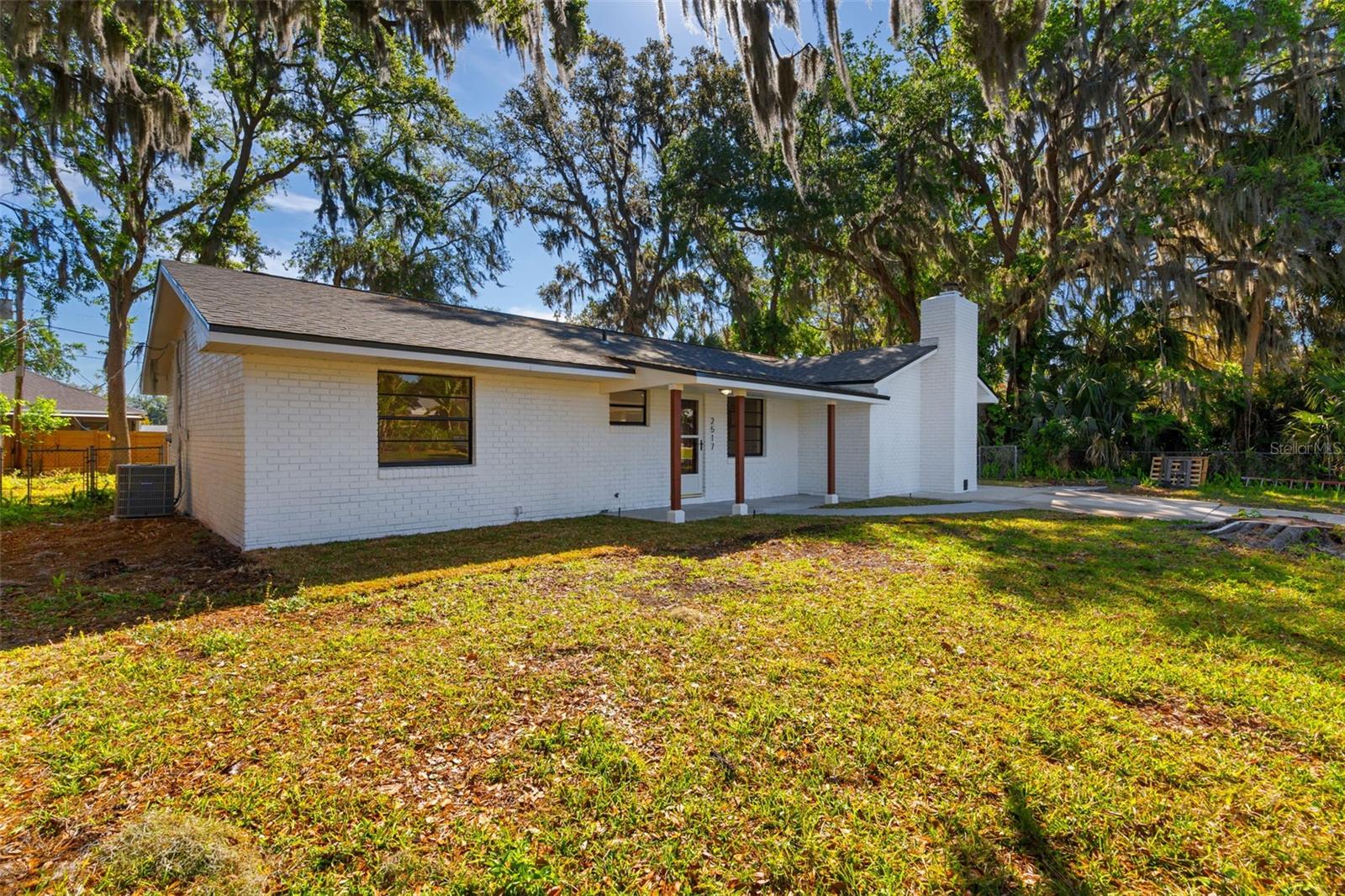 Image 22 of 32 For 2517 Royal Palm Drive