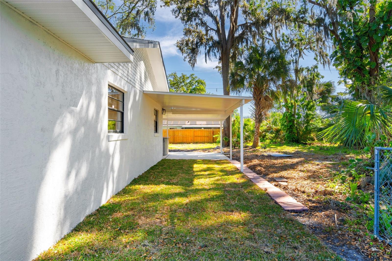 Image 23 of 32 For 2517 Royal Palm Drive