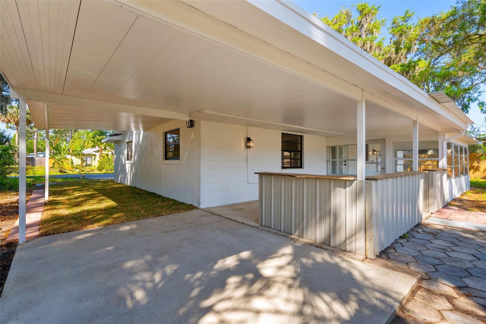 Image 24 of 32 For 2517 Royal Palm Drive