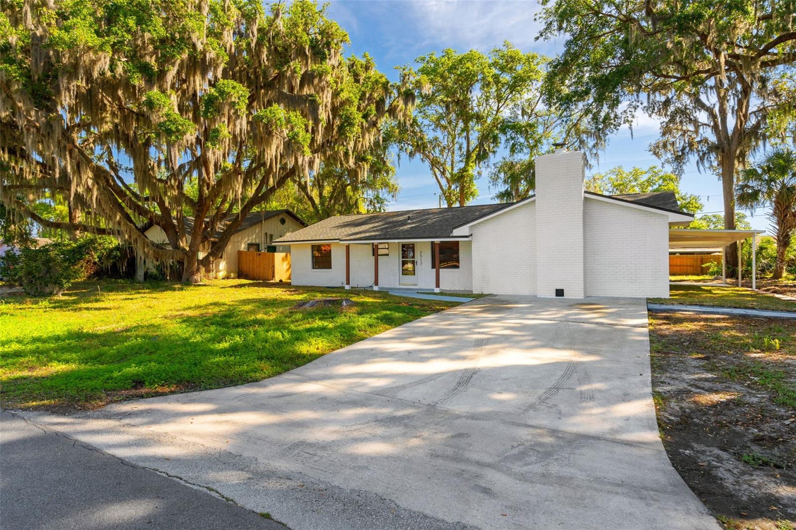 Image 3 of 32 For 2517 Royal Palm Drive