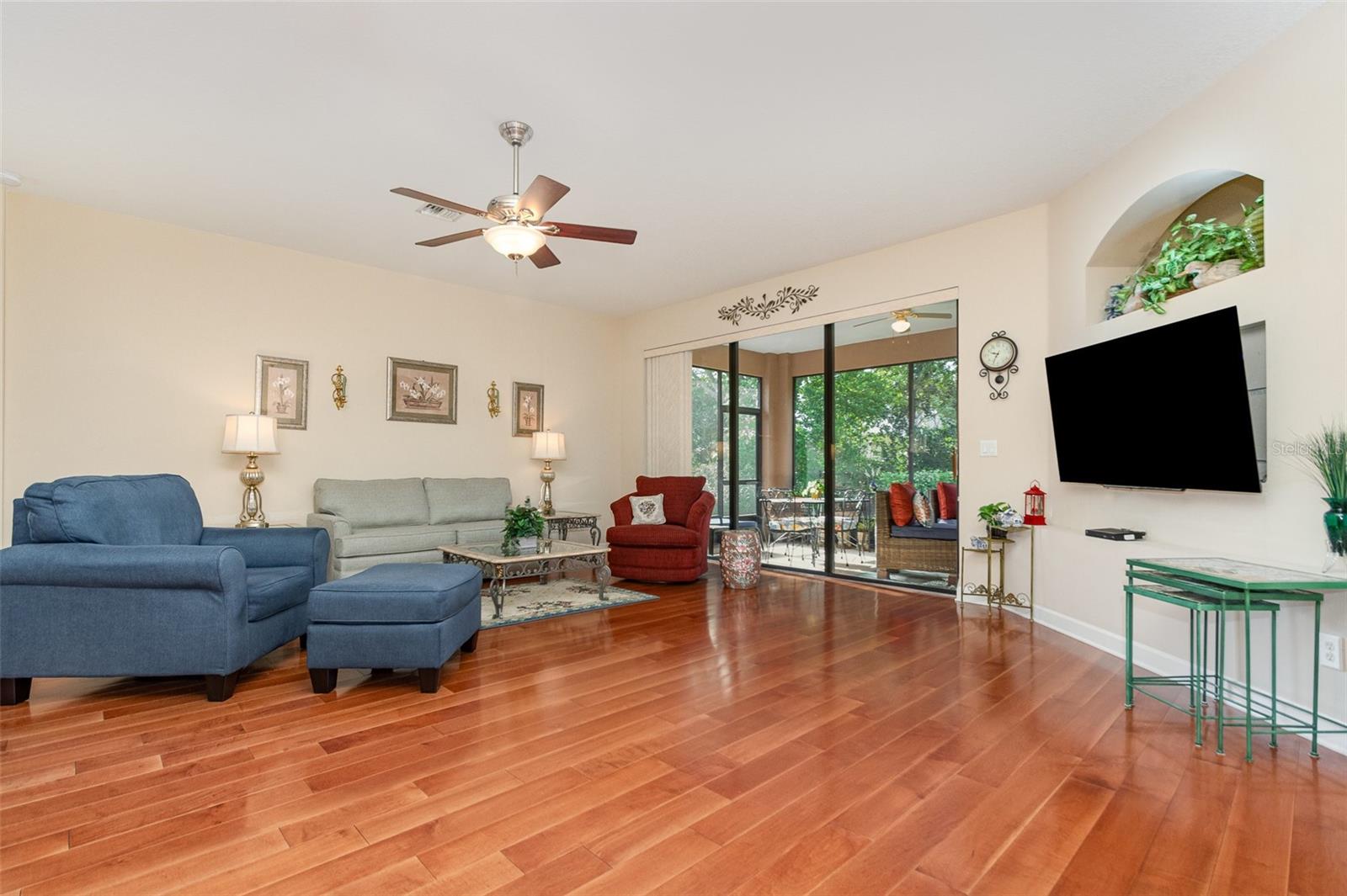 Image 13 of 40 For 3048 New Haven Place