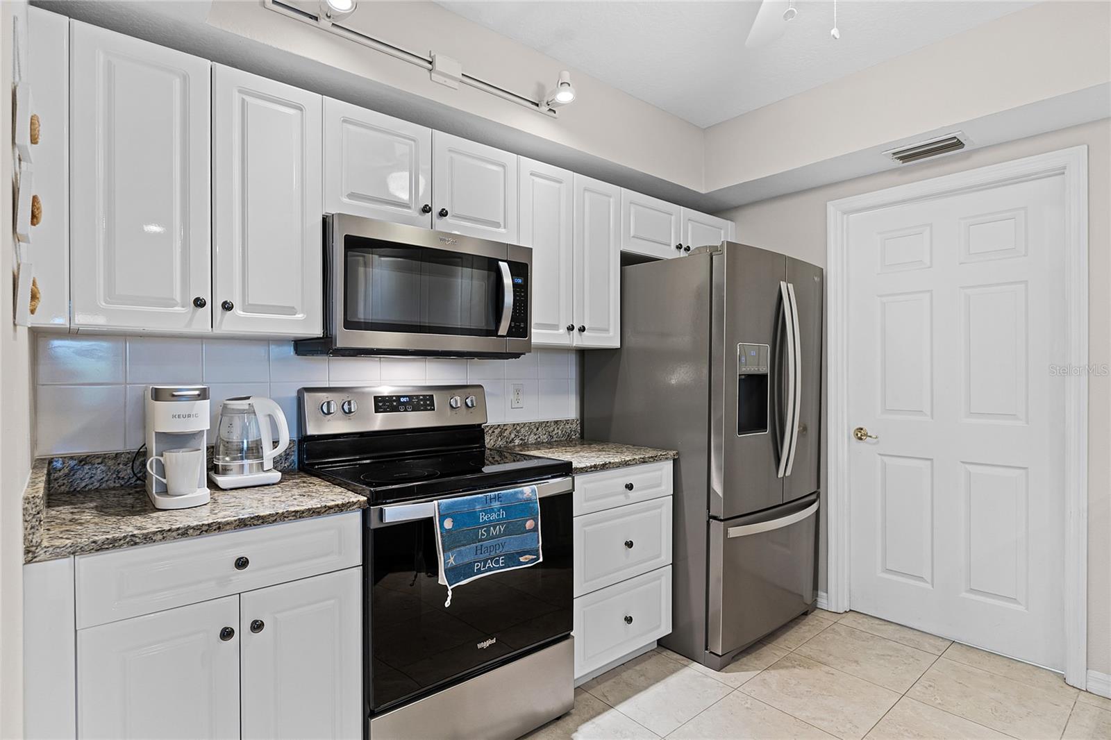 Image 11 of 51 For 5300 Atlantic Avenue 16-202