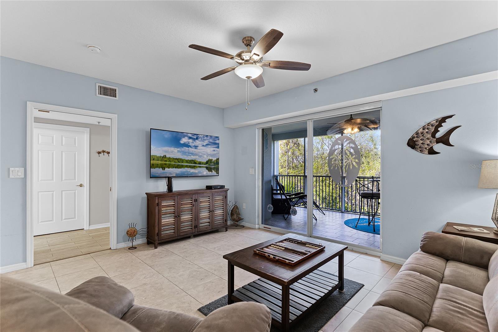 Image 17 of 51 For 5300 Atlantic Avenue 16-202