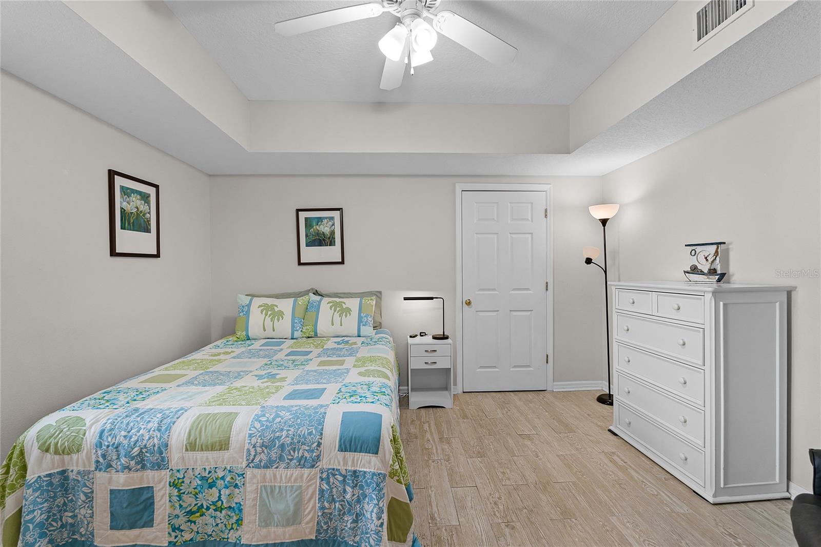 Image 27 of 51 For 5300 Atlantic Avenue 16-202