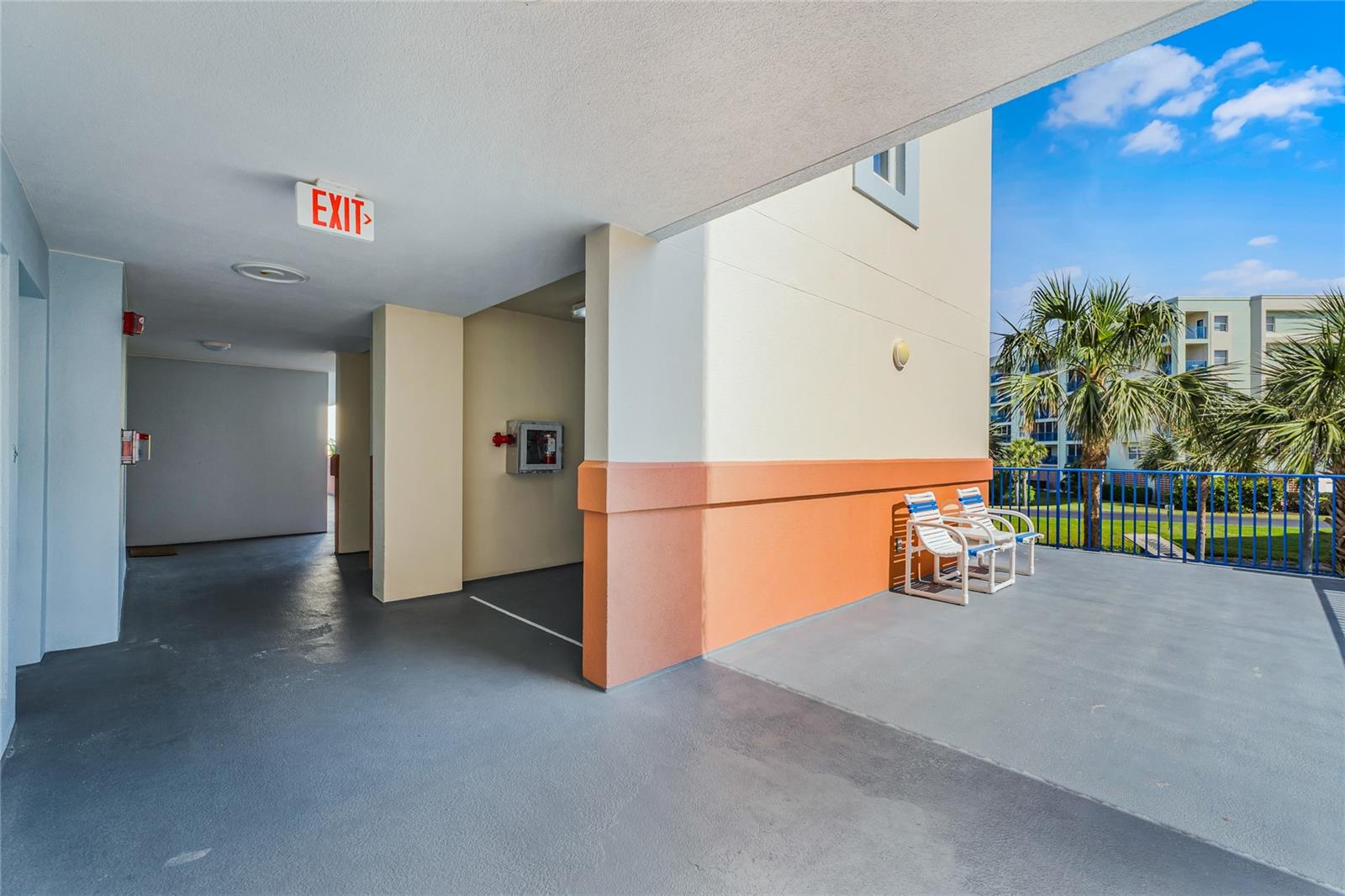 Image 34 of 51 For 5300 Atlantic Avenue 16-202