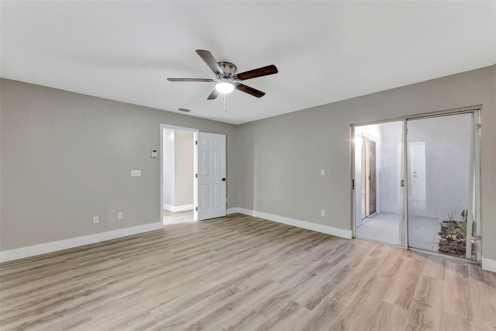 Image 11 of 25 For 1566 Lawndale Circle