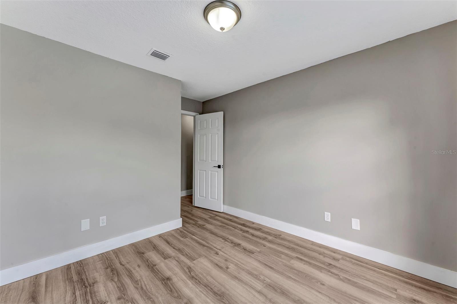 Image 18 of 25 For 1566 Lawndale Circle