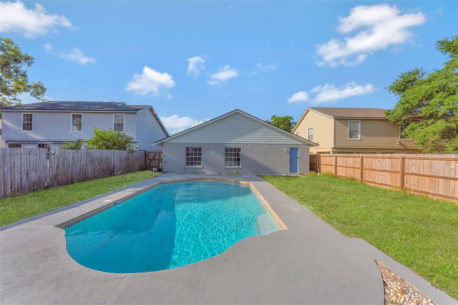 Image 19 of 25 For 1566 Lawndale Circle