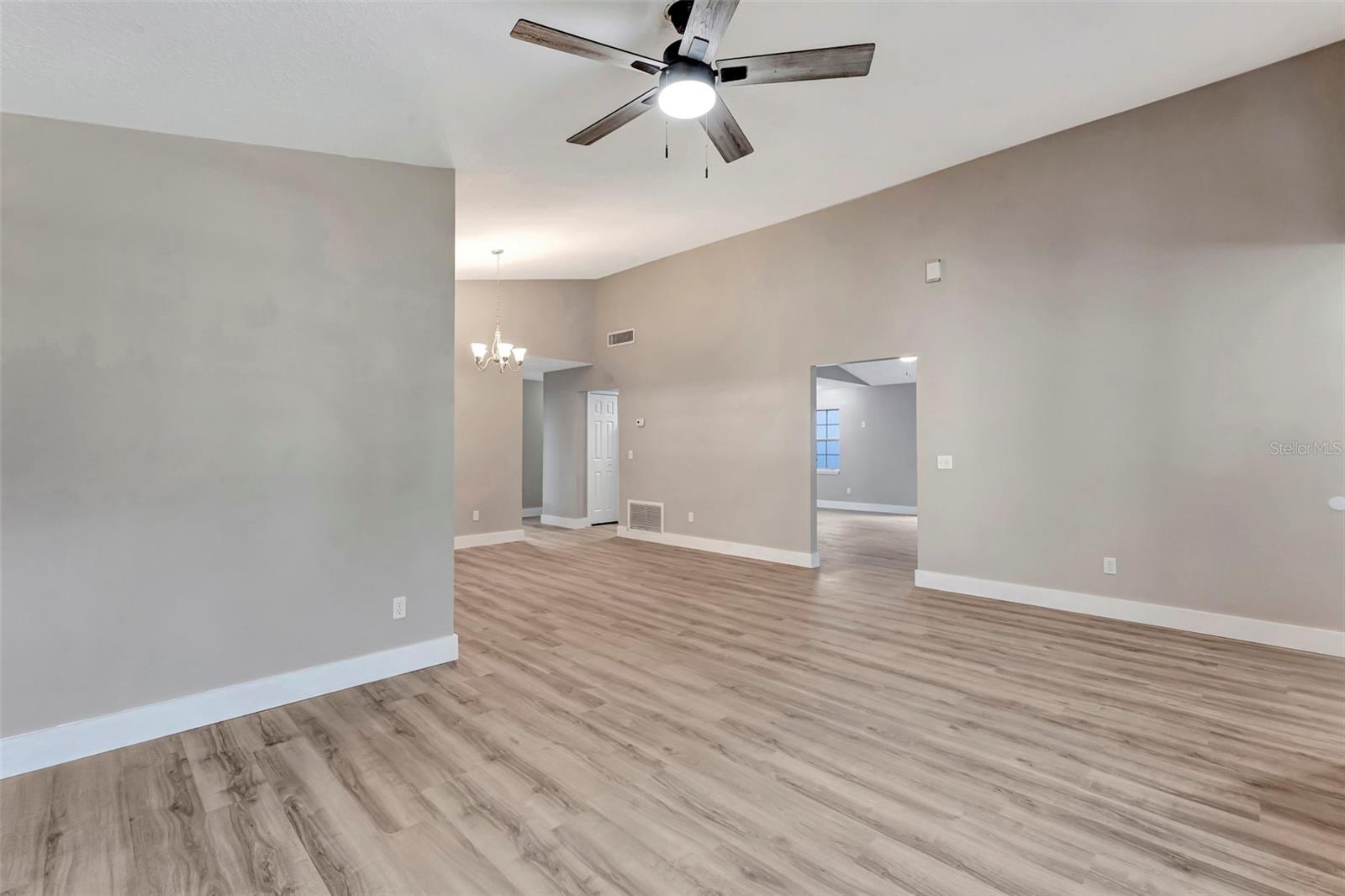 Image 6 of 25 For 1566 Lawndale Circle