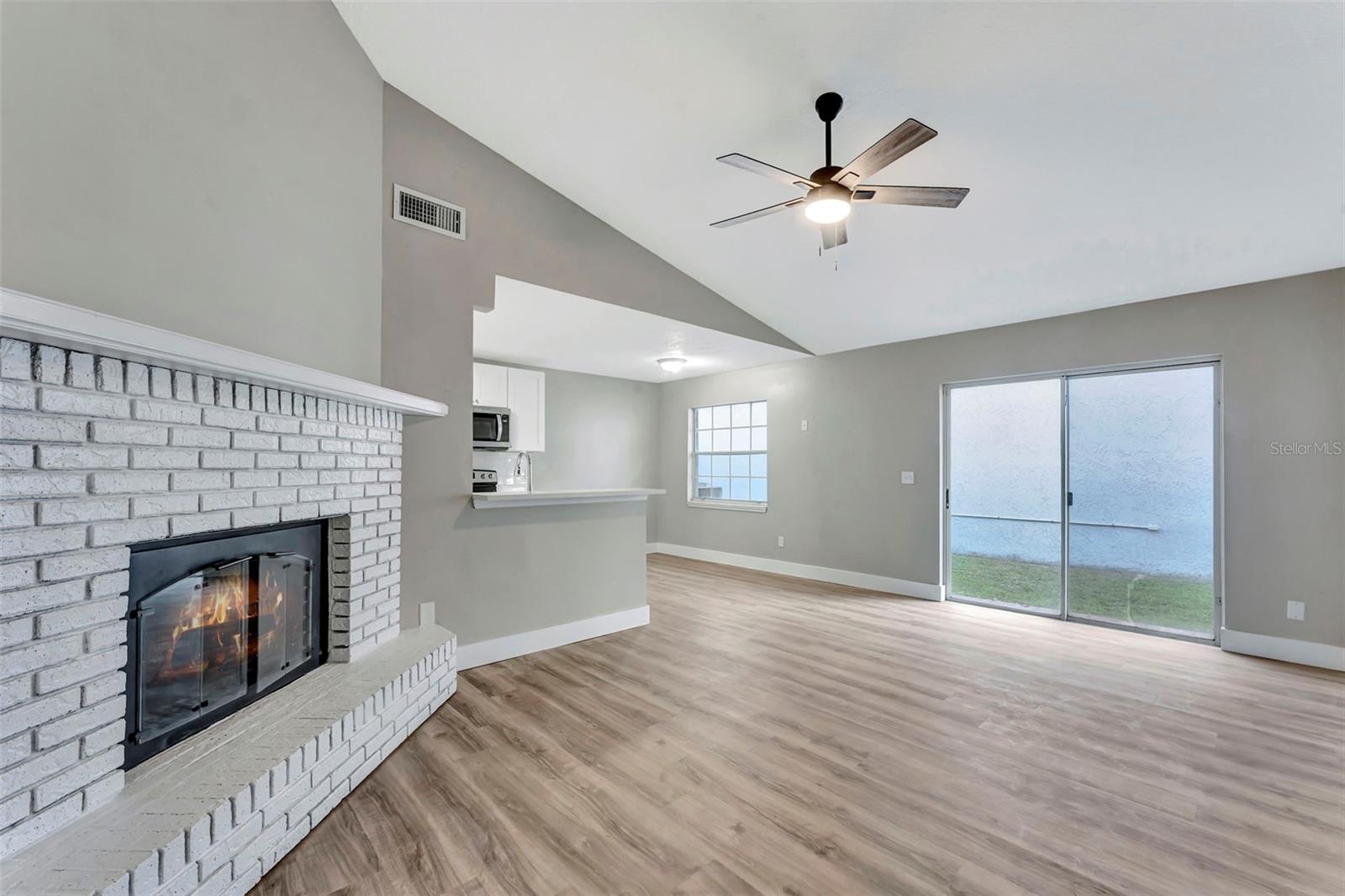 Image 7 of 25 For 1566 Lawndale Circle