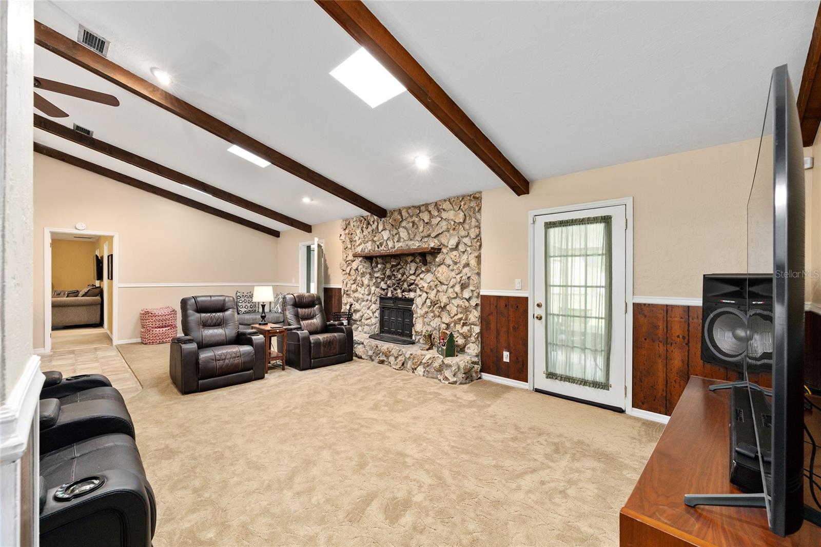 Image 10 of 47 For 400 35th Street