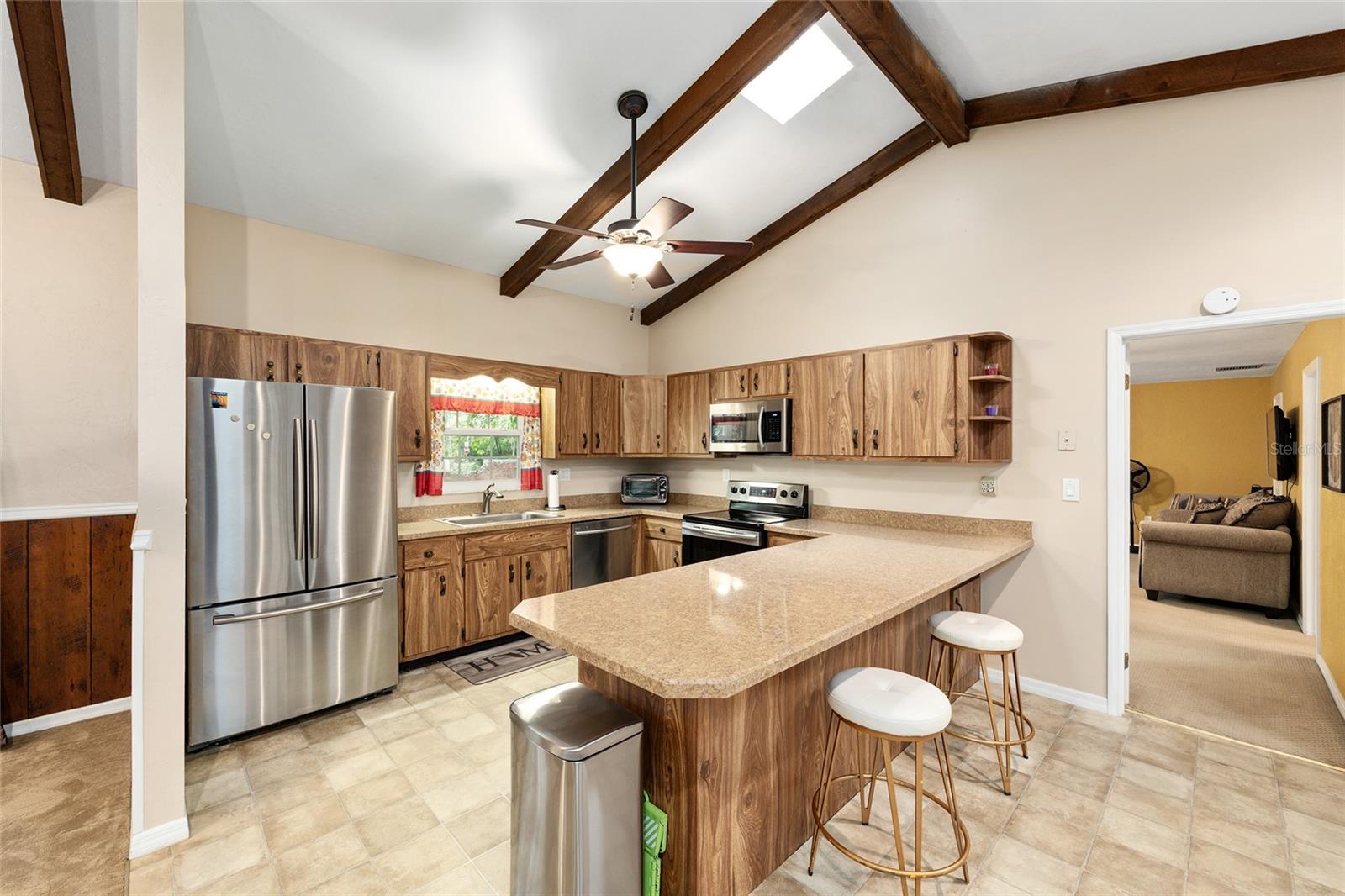 Image 17 of 47 For 400 35th Street