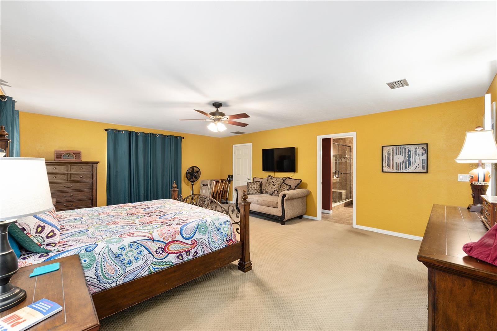 Image 20 of 47 For 400 35th Street