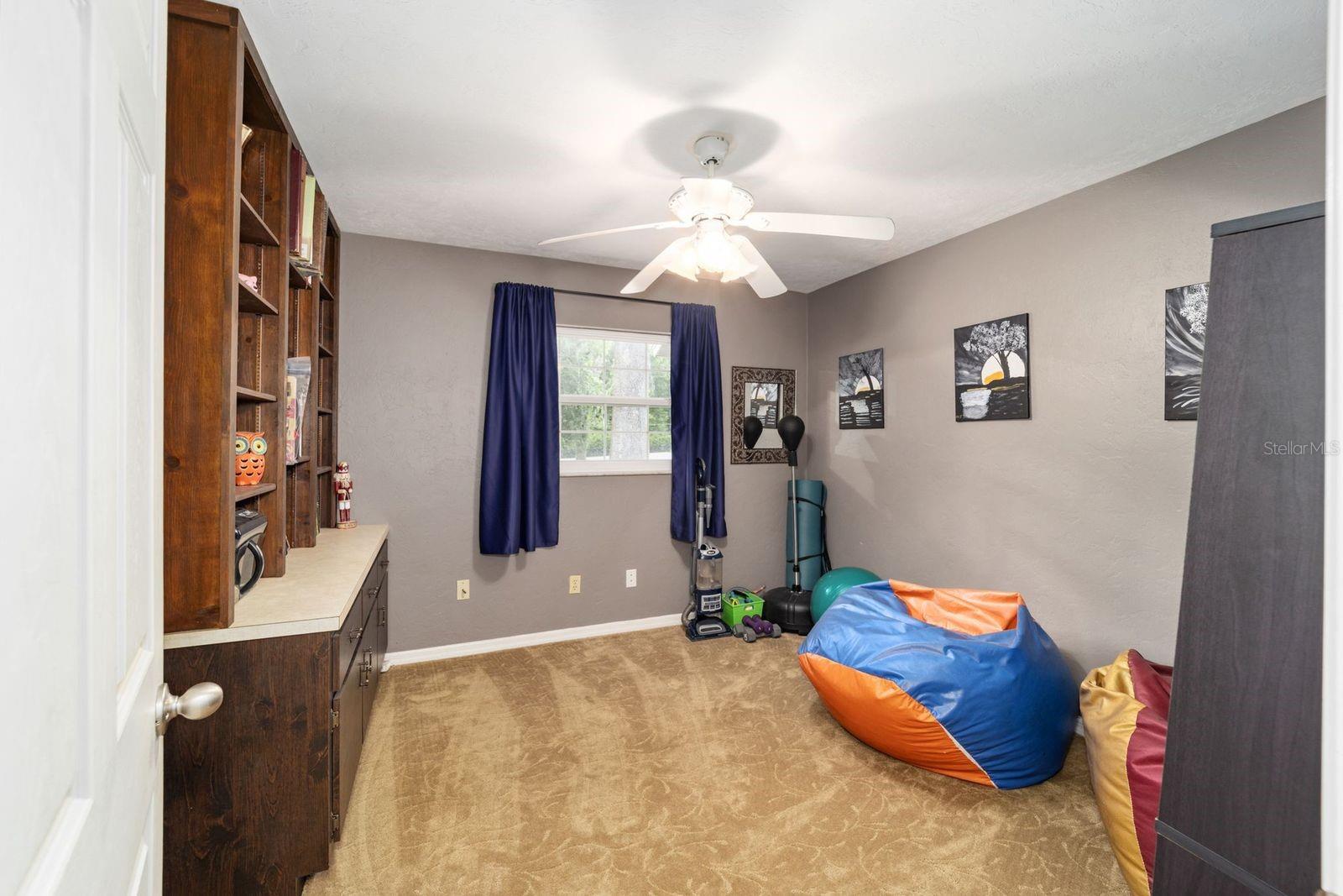 Image 30 of 47 For 400 35th Street