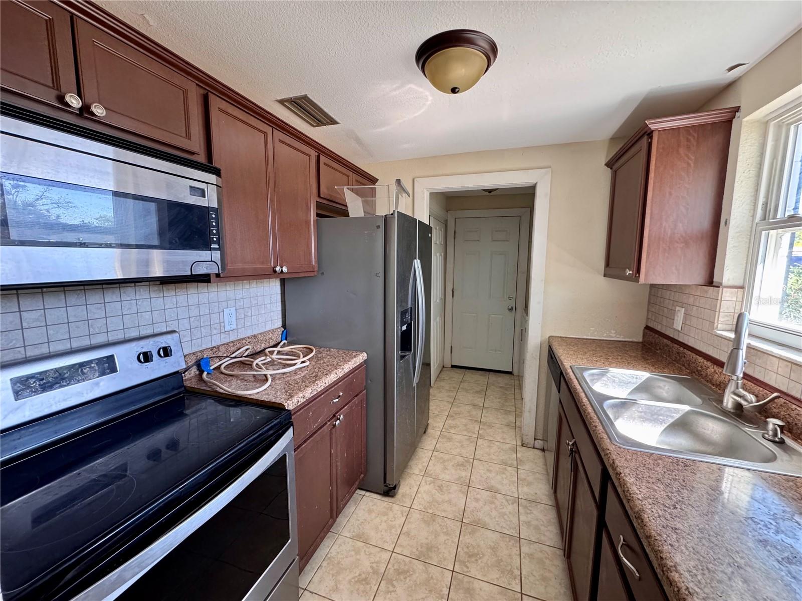 Image 4 of 34 For 14346 39th Terrace