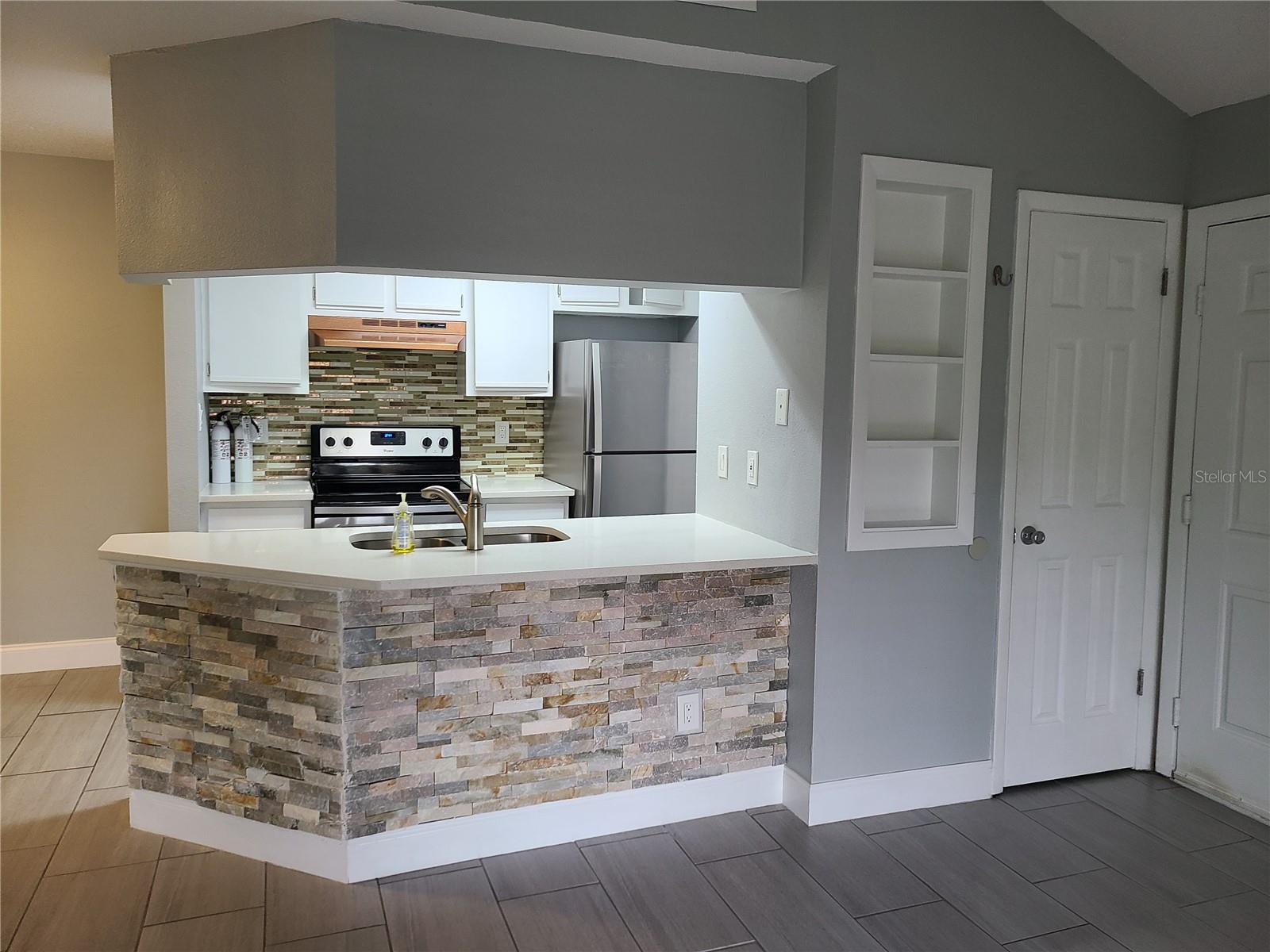 Image 4 of 23 For 234 Afton Square 305