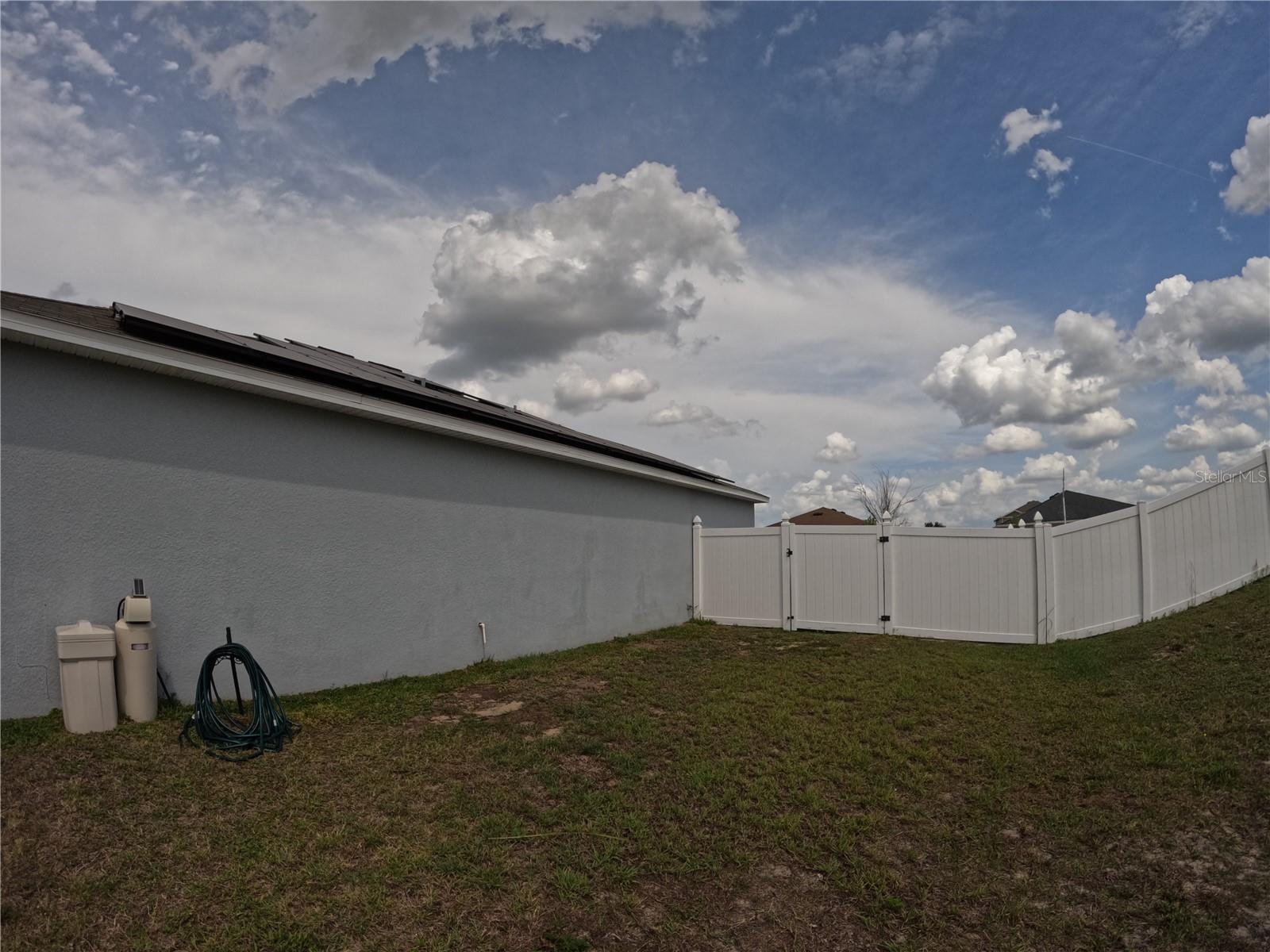Image 10 of 38 For 2256 Gladiolus Lane