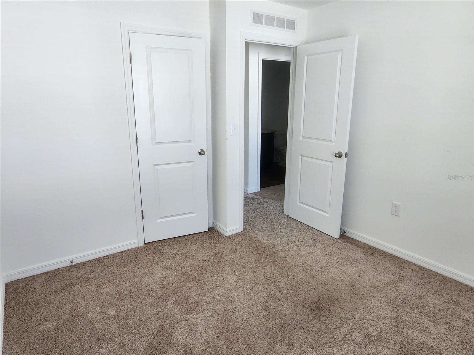 Image 11 of 21 For 811 Grandin Street