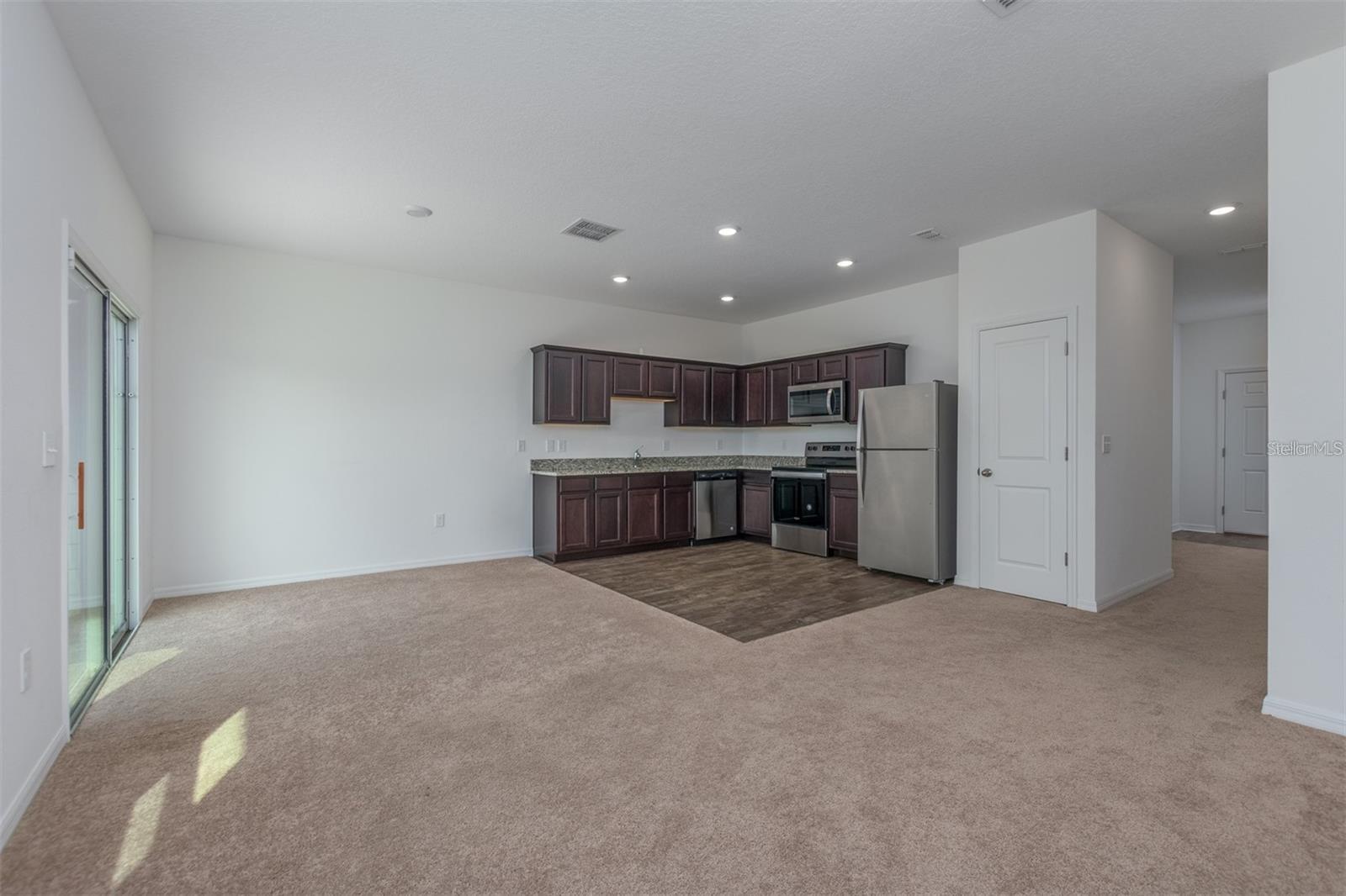 Image 4 of 21 For 811 Grandin Street