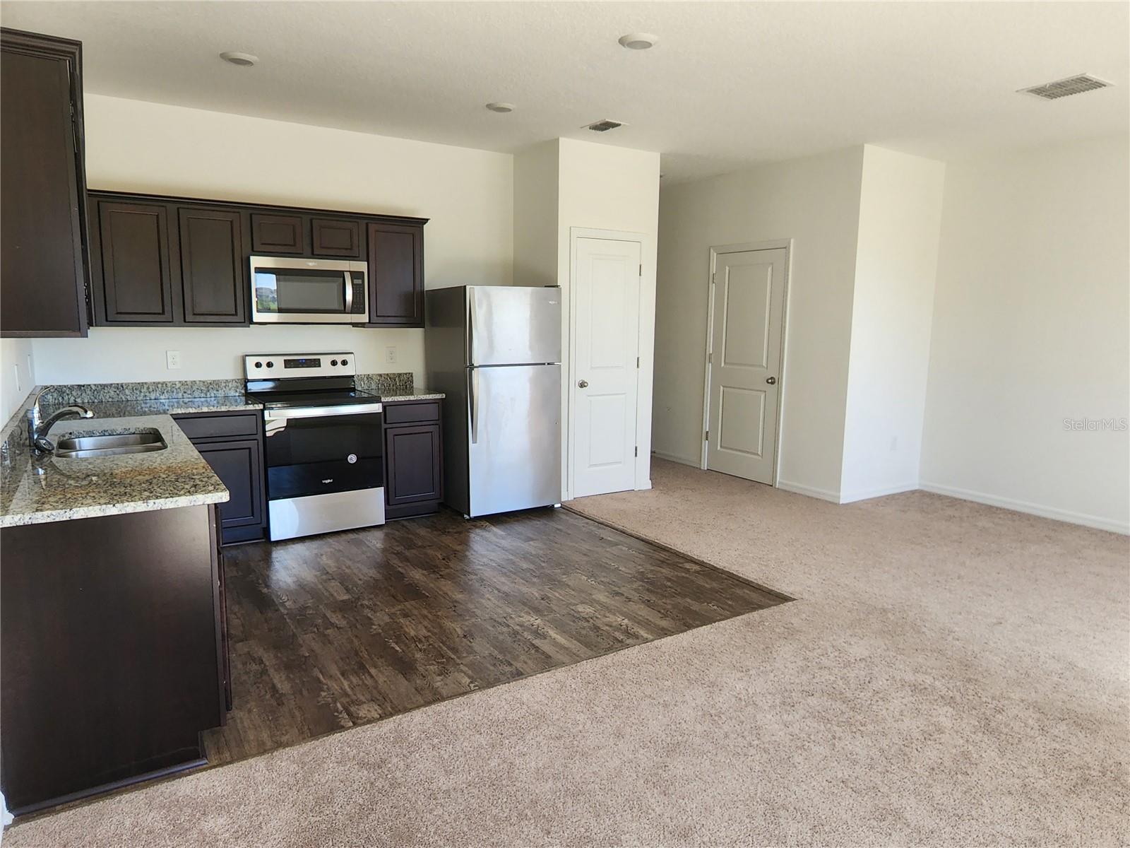 Image 5 of 21 For 811 Grandin Street