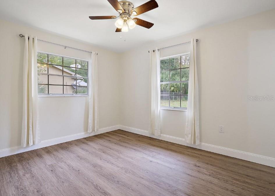 Image 4 of 12 For 425 Marion Oaks Dr